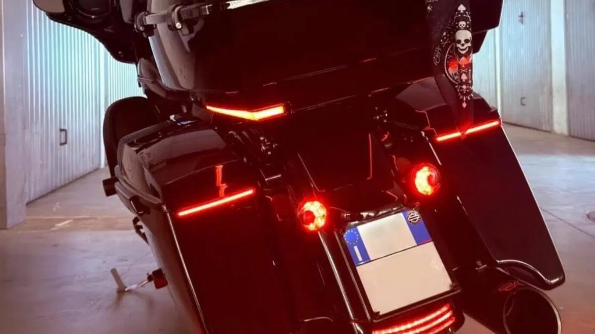 Harley-Davidson 114 Street Glide Special (2019 - 20) - FLHXS  (2)