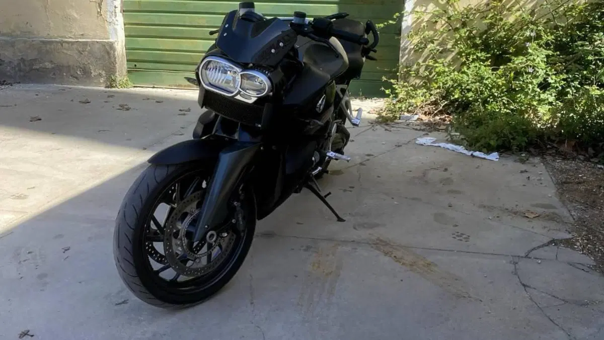 Bmw K 1200 R  (2)