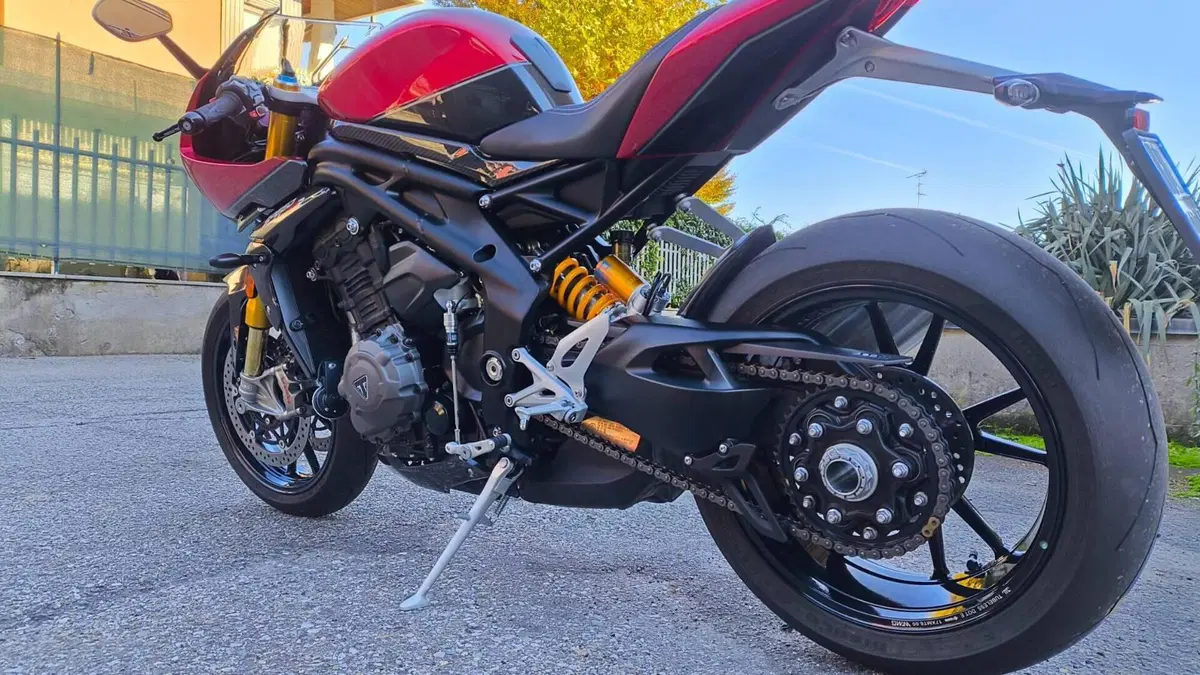 Triumph Speed Triple 1200 RR (2022 - 26)  (2)