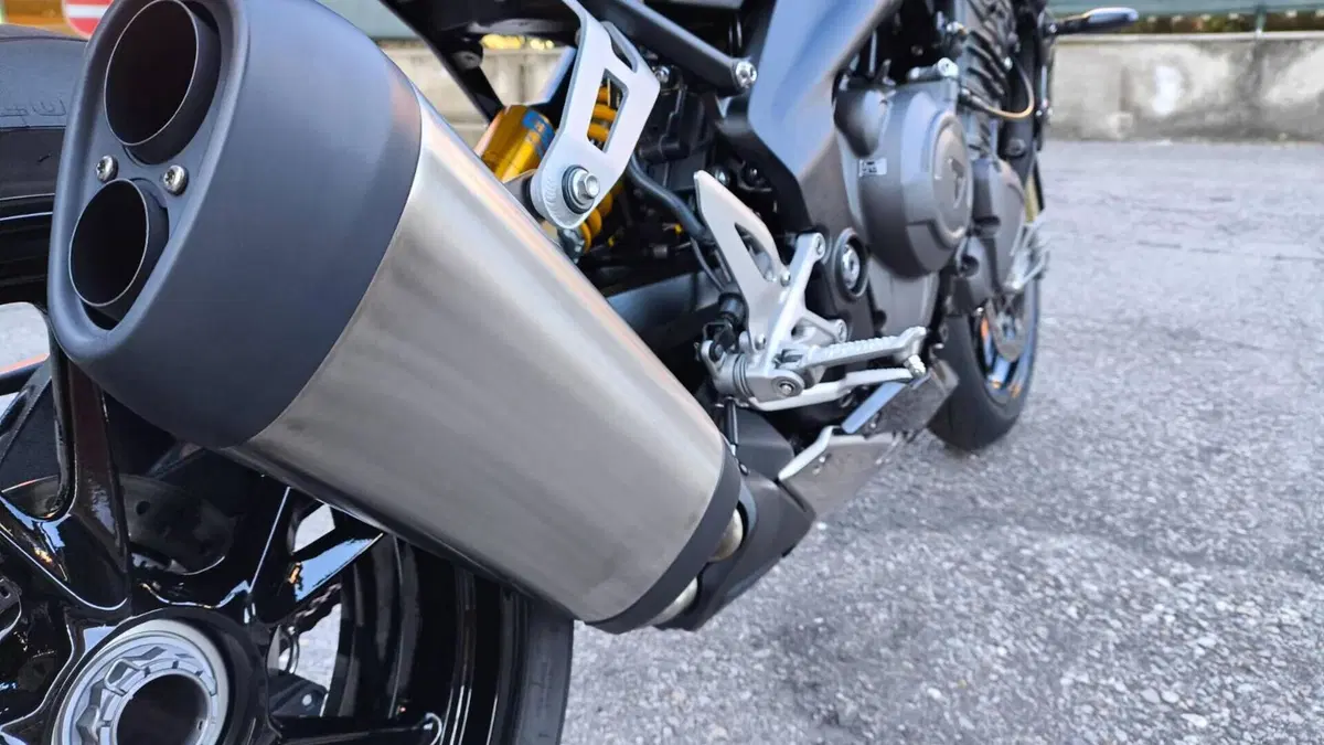 Triumph Speed Triple 1200 RR (2022 - 26)  (9)