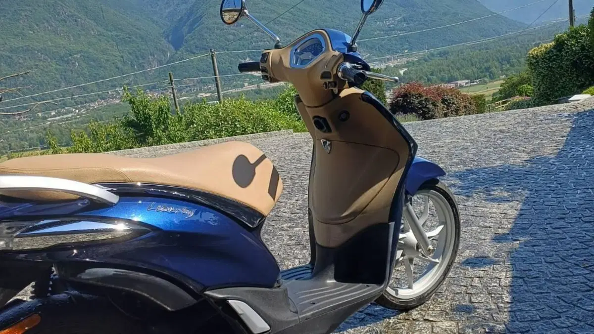 Piaggio Liberty 50 i-get (2016 - 18)  (4)