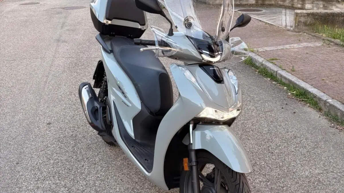 Honda SH 150i (2024 - 25)  (2)