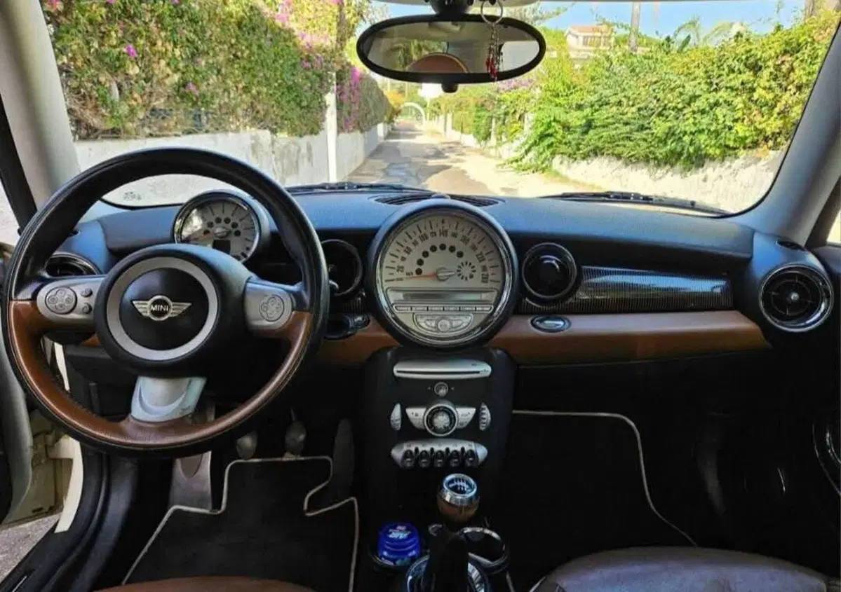 MINI Mini 1.6 16V Cooper 50 Mayfair (4)
