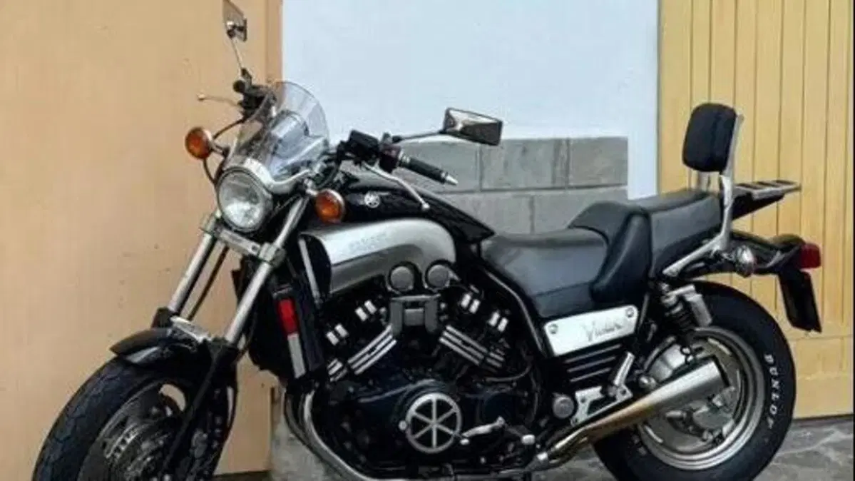 Yamaha V-Max 1200  (2)