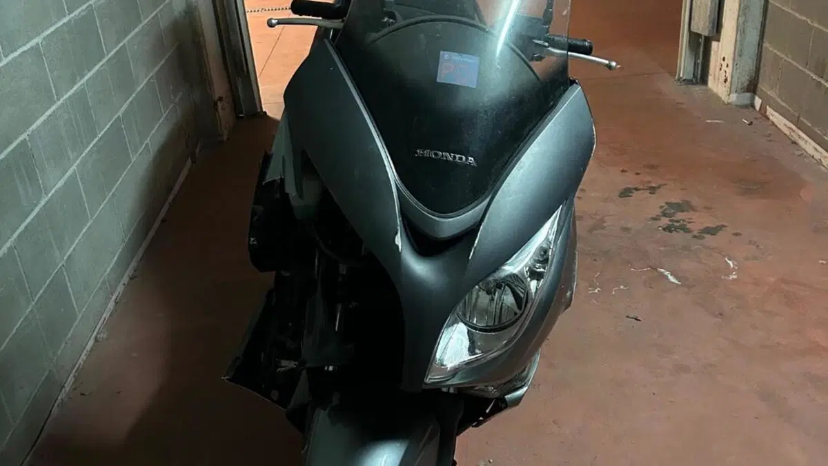 Honda Silver Wing 400 (2006 - 09)  (4)