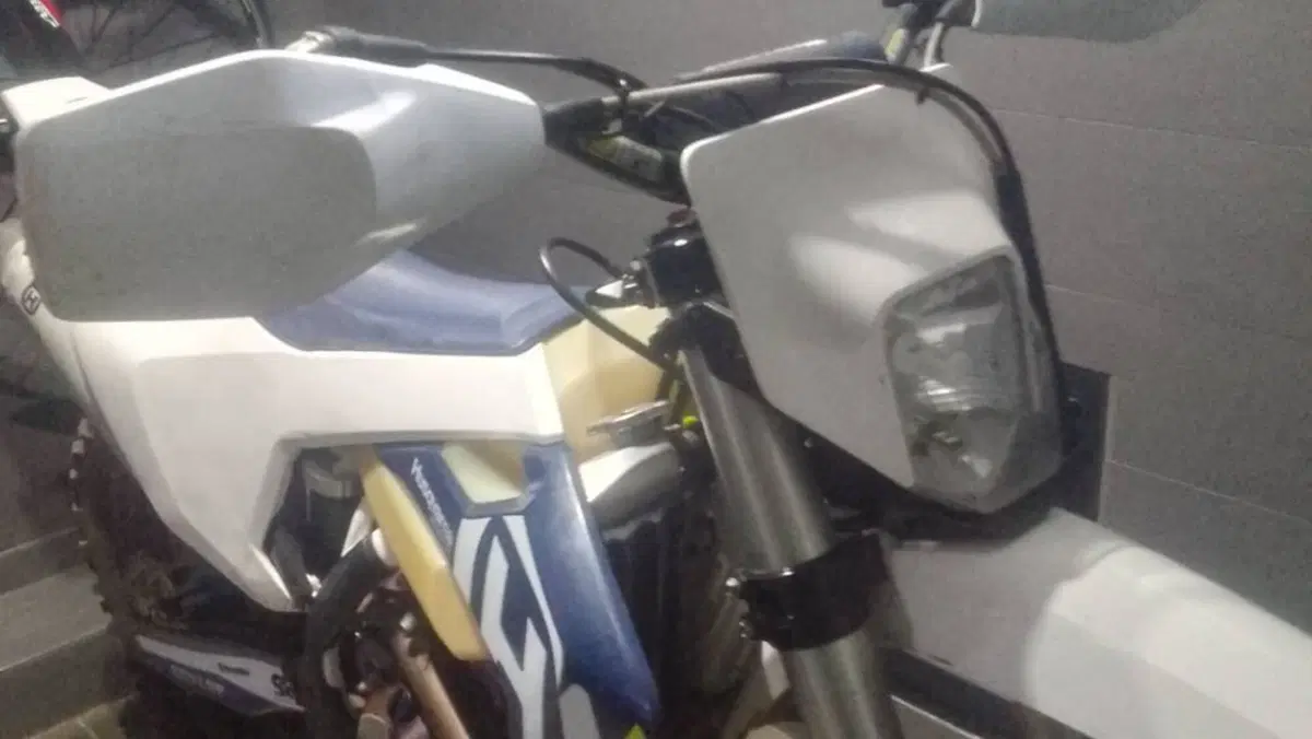 Husqvarna FE 250 (2018)  (3)
