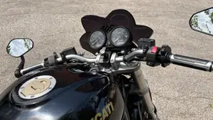 Ducati Monster 620 Dark (2003 - 06)  (5)
