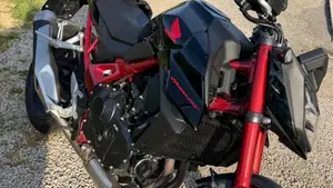 Honda CB 750 Hornet (2023 - 24)  (3)