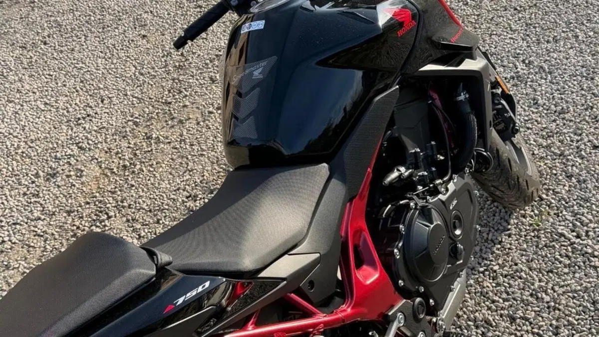 Honda CB 750 Hornet (2023 - 24)  (5)