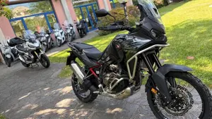 Honda Africa Twin CRF 1100L ES DCT (2024 - 26)  (4)