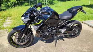 Kawasaki Z 900 (2021 - 24)  (2)