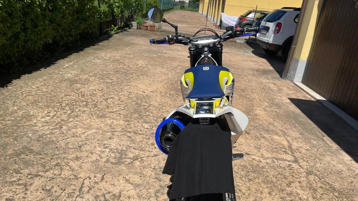 Husqvarna 701 Supermoto (2017 - 19)  (7)