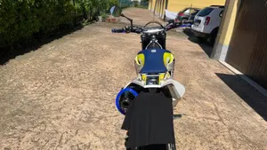 Husqvarna 701 Supermoto (2017 - 19)  (7)