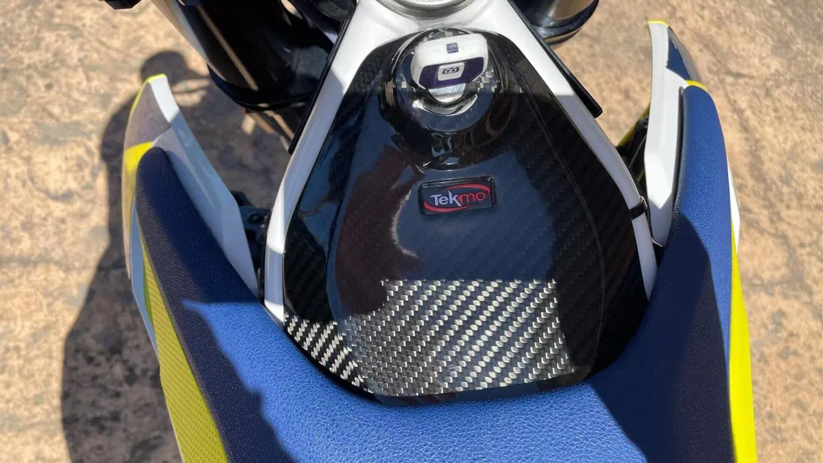 Husqvarna 701 Supermoto (2017 - 19)  (12)