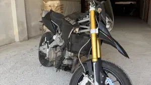 Aprilia Dorsoduro 750 (2009 - 14)  (2)