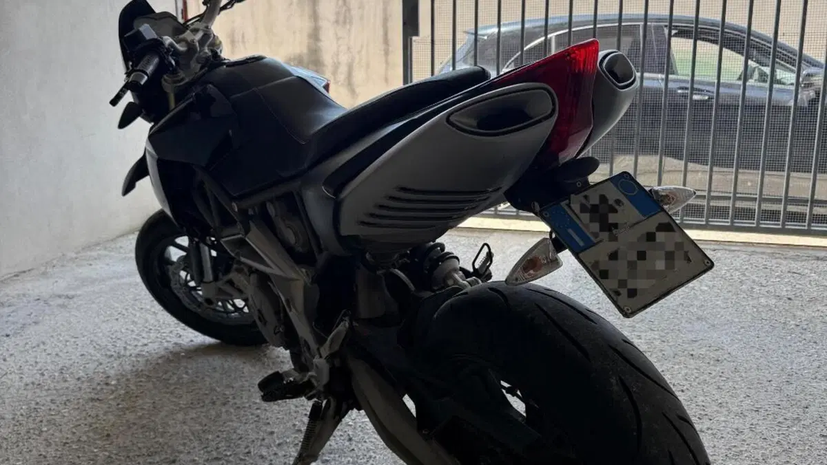 Aprilia Dorsoduro 750 (2009 - 14)  (3)