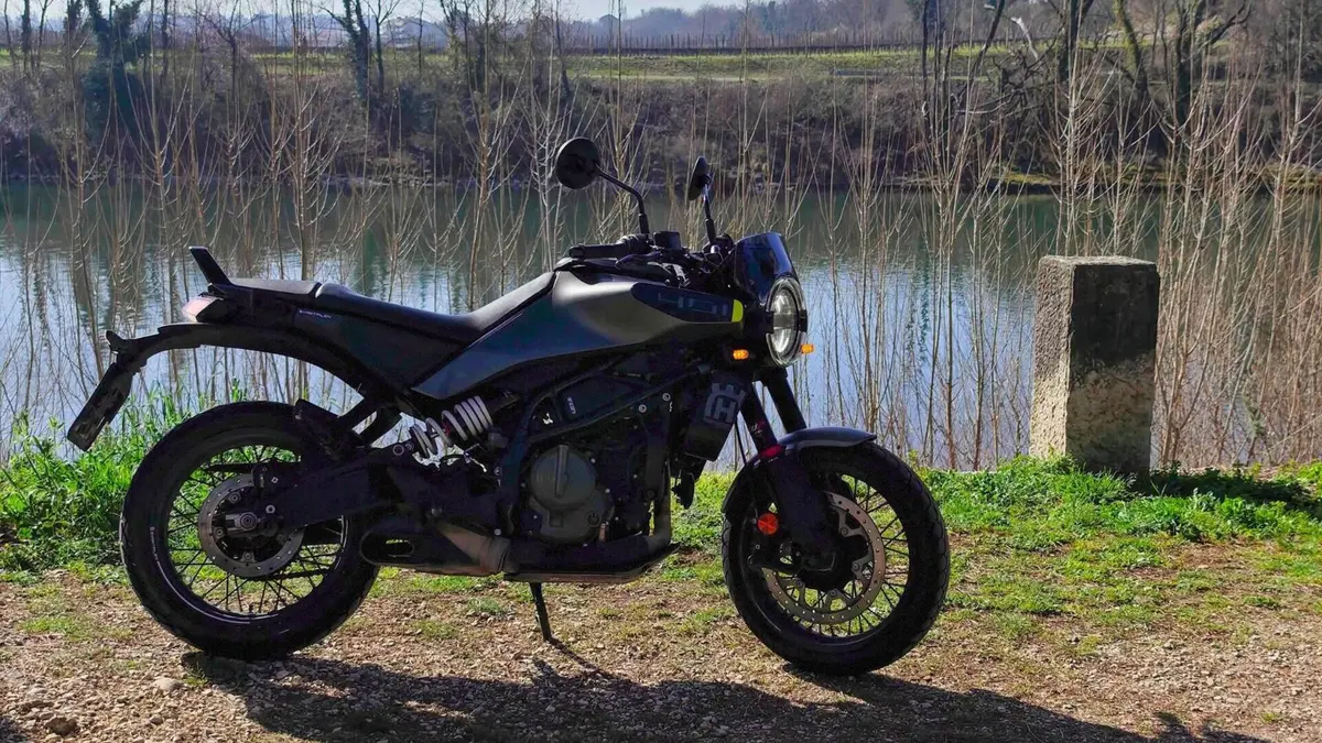 Husqvarna Svartpilen 401 (2024 - 26)  (2)