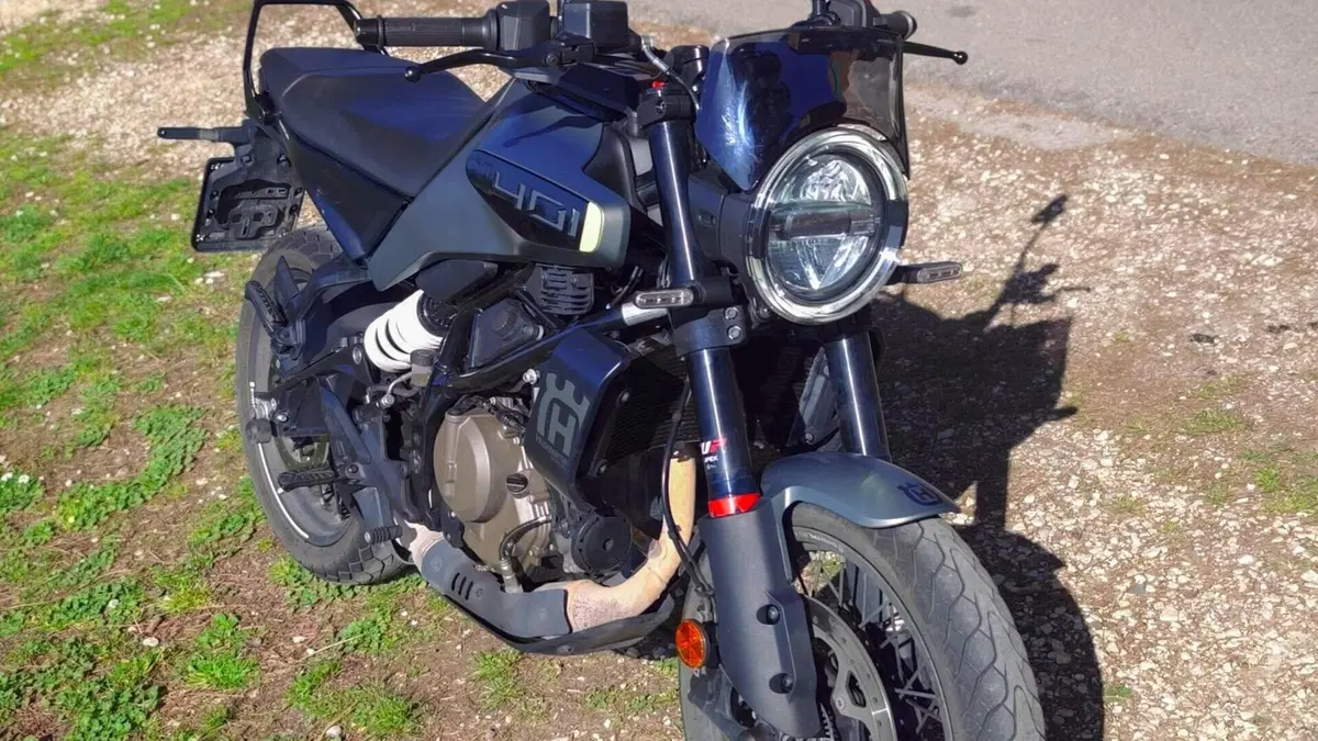 Husqvarna Svartpilen 401 (2024 - 26)  (12)