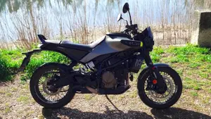 Husqvarna Svartpilen 401 (2024 - 26)  (16)