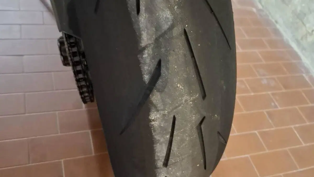 MV Agusta Brutale 990 R (2009 - 12)  (2)