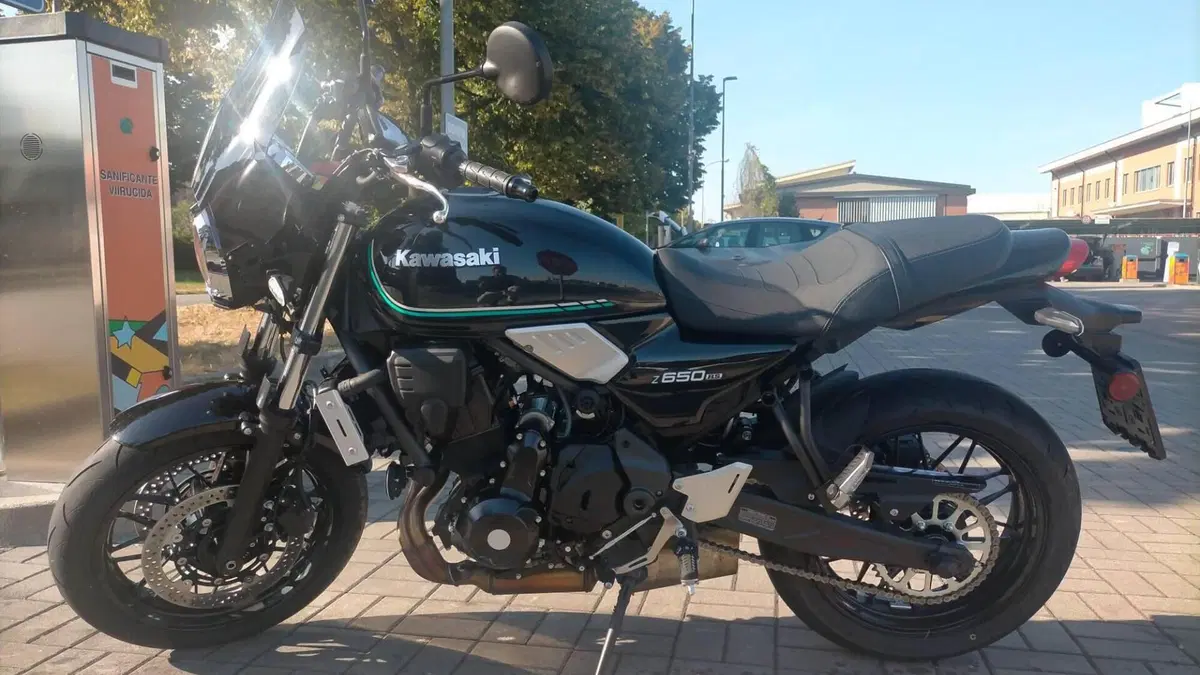 Kawasaki Z 650 RS (2022 - 24)  (2)