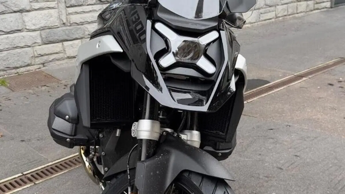 Bmw R 1300 GS Triple Black (2023 - 26)  (2)