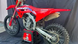 Honda CRF 250R (2024)  (4)