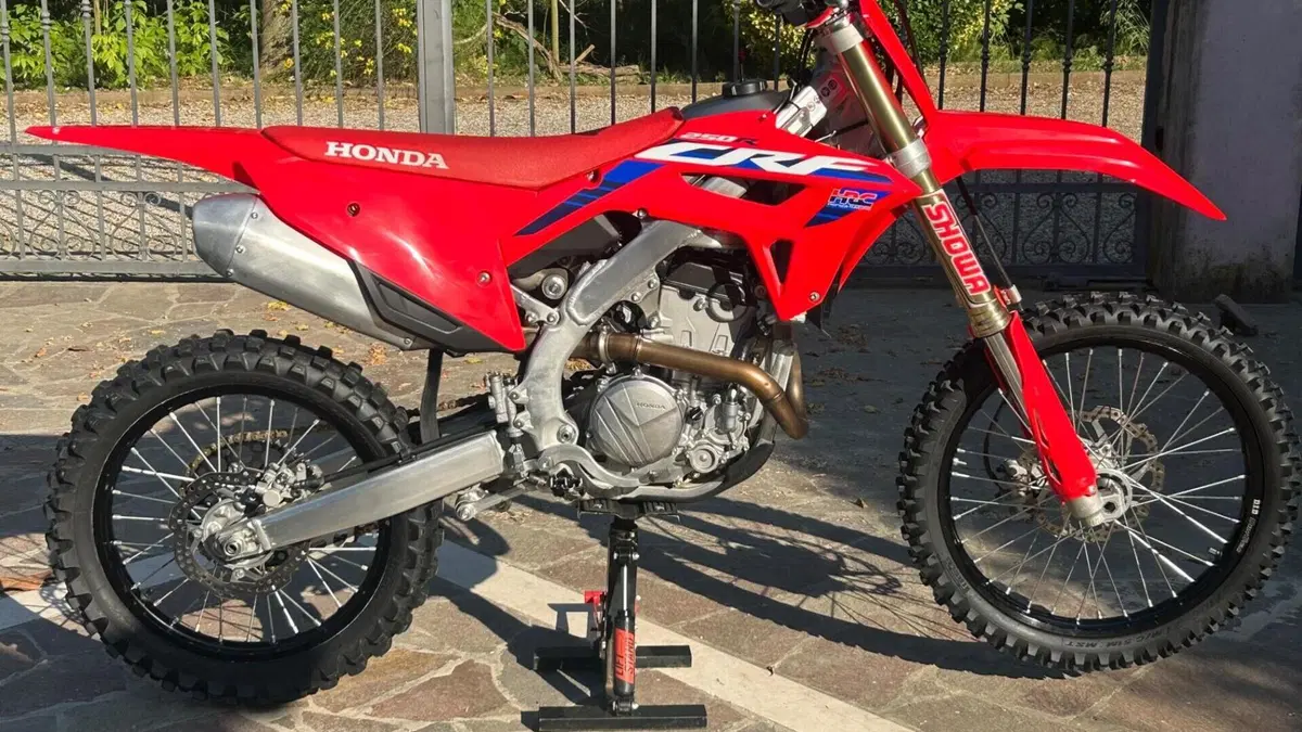Honda CRF 250R (2024)  (6)