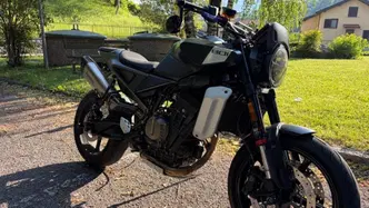 Husqvarna Svartpilen 801 (2024 - 26) usata