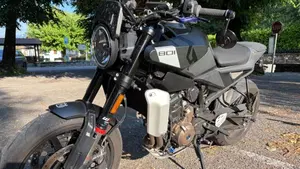 Husqvarna Svartpilen 801 (2024 - 26)  (4)