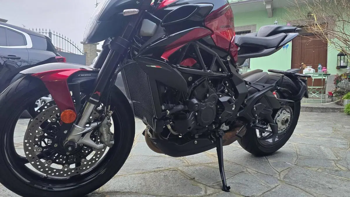 MV Agusta Brutale 800 RR (2021 - 25)  (3)