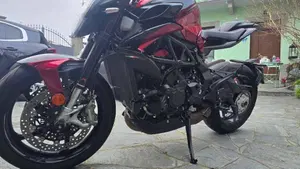 MV Agusta Brutale 800 RR (2021 - 25)  (3)