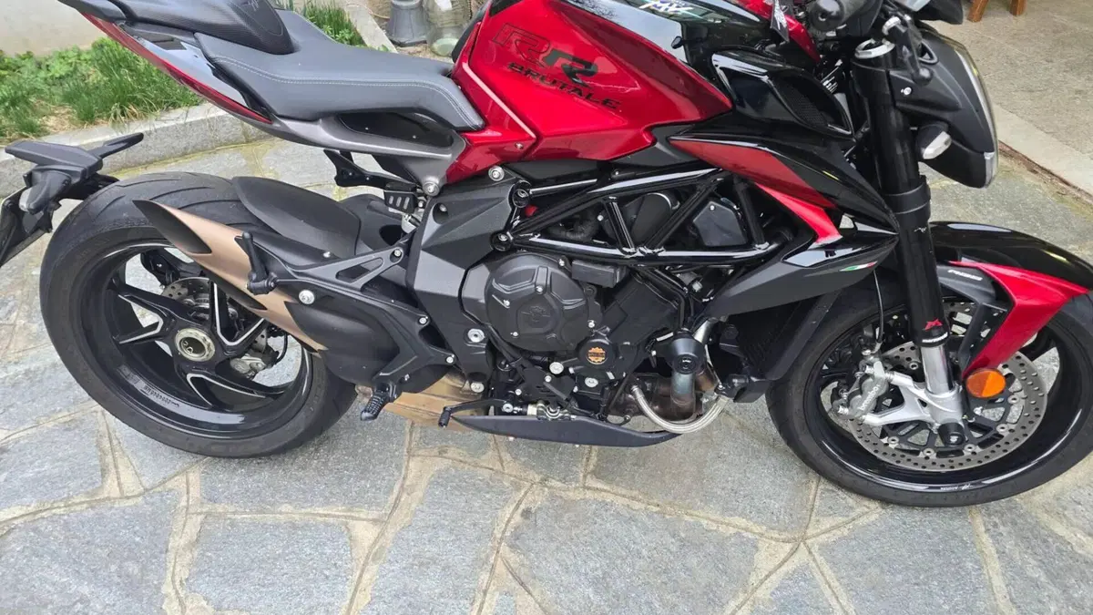 MV Agusta Brutale 800 RR (2021 - 25)  (4)