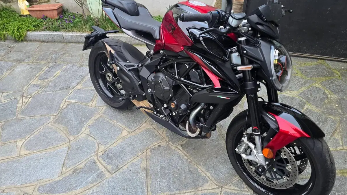 MV Agusta Brutale 800 RR (2021 - 25)  (6)