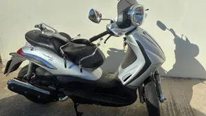 Piaggio Beverly 500  (2)