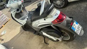 Piaggio Beverly 500  (4)