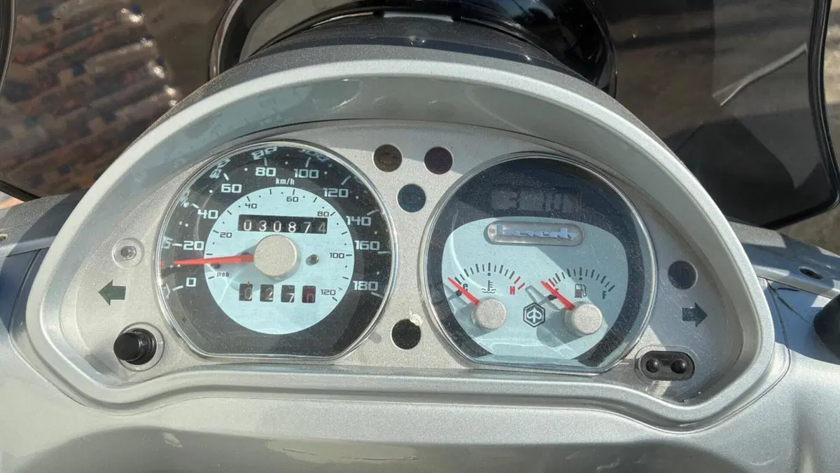 Piaggio Beverly 500  (7)