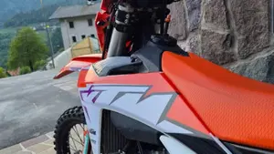 KTM 125 SX (2023)  (2)