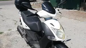 Kymco Agility 200i R16 (2008 - 16)  (3)