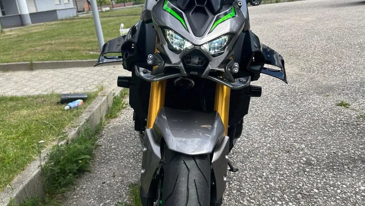 Kawasaki Z 900 SE (2025 - 26) 