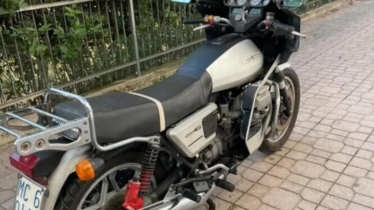 Moto Guzzi   (2)