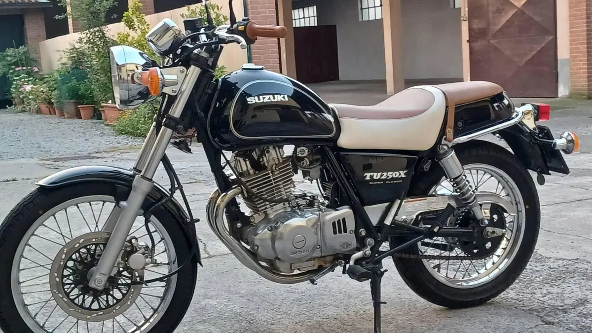 Suzuki TU 250 XX Super Classic (1996 - 00)  (4)
