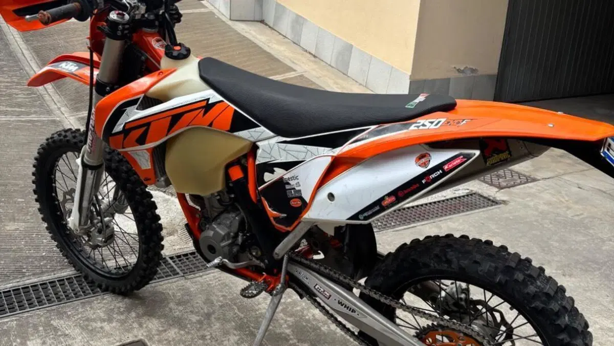 KTM 250 EXC-F (2016)  (3)