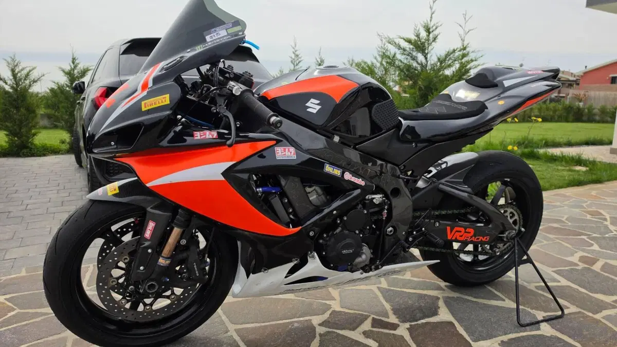 Suzuki GSX R 750 (2006 - 07)  (2)