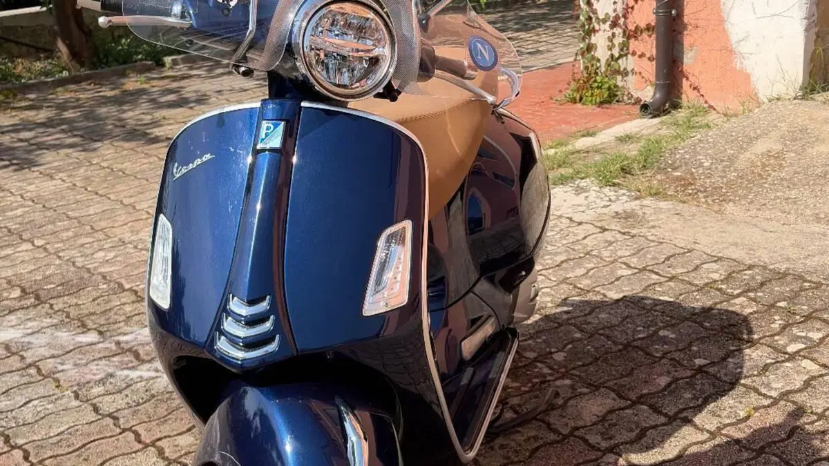Vespa GTS 125 (2021 - 24)  (2)