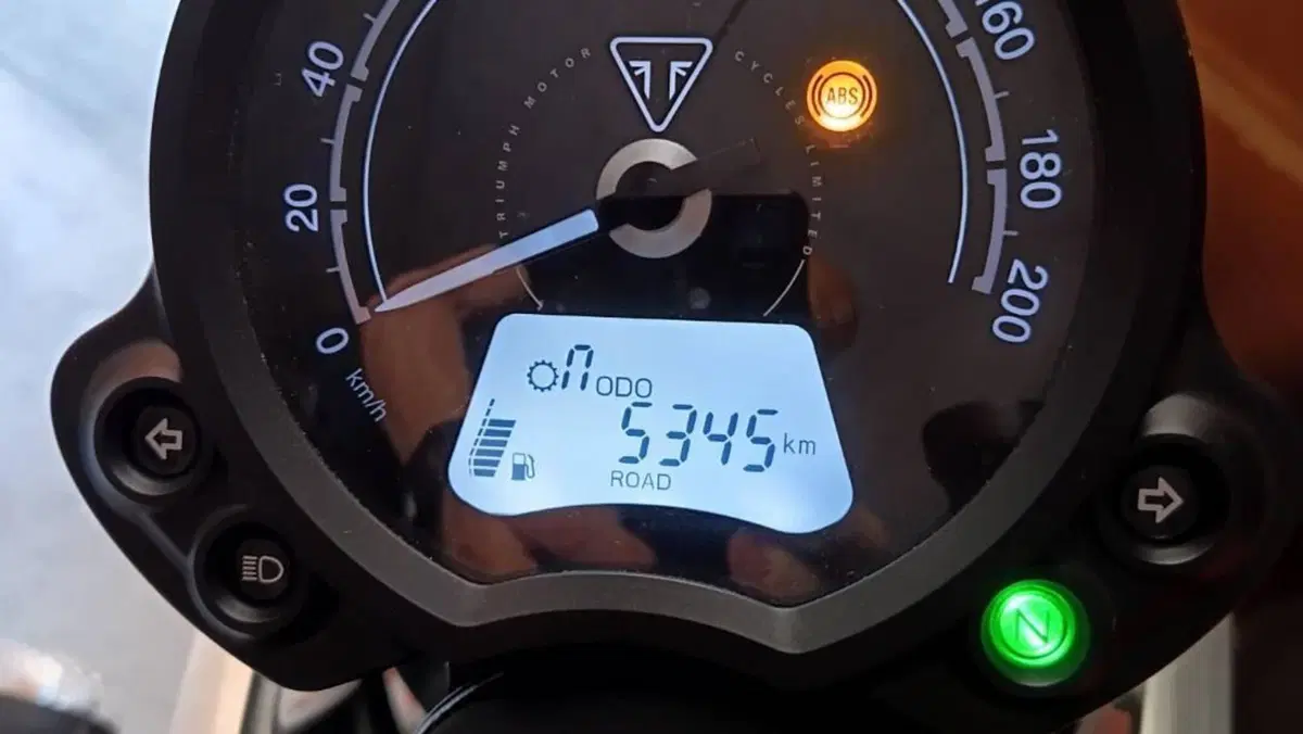 Triumph Street Twin 900 (2021 - 22)  (6)