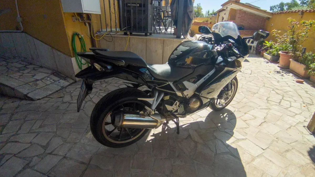 Honda VFR 800 F (2014 - 16)  (3)