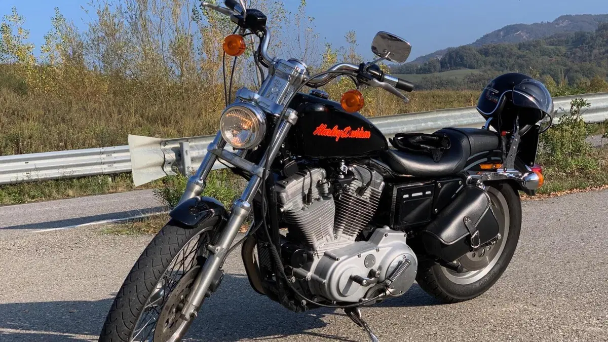 Harley-Davidson 883 Custom (1998 - 00) - XL 53C 
