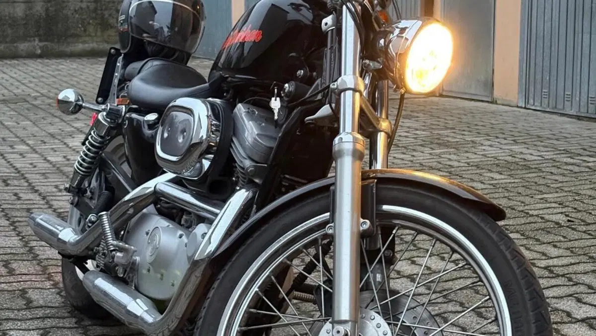 Harley-Davidson 883 Custom (1998 - 00) - XL 53C  (4)
