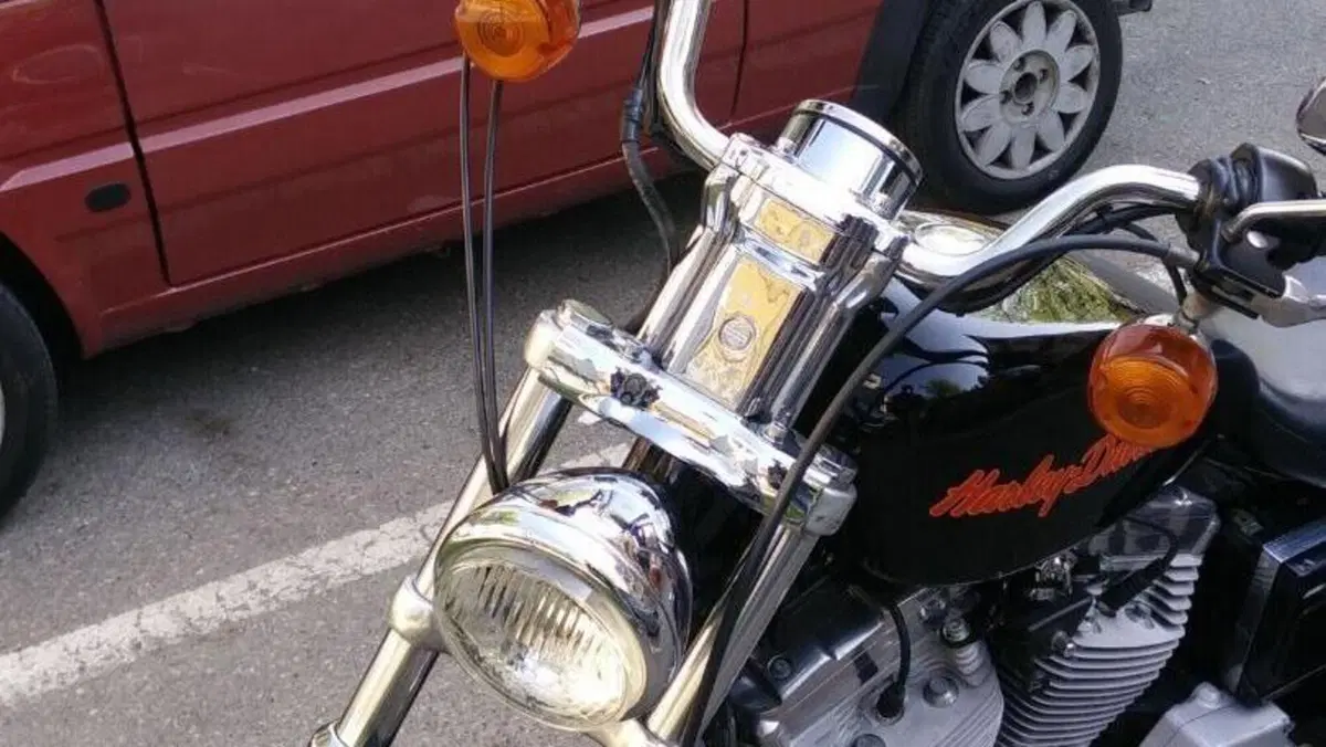 Harley-Davidson 883 Custom (1998 - 00) - XL 53C  (8)